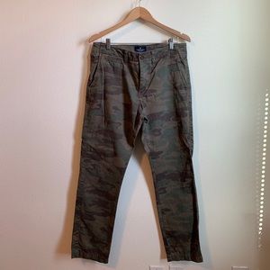 AEO Slim Straight Camouflage Pant